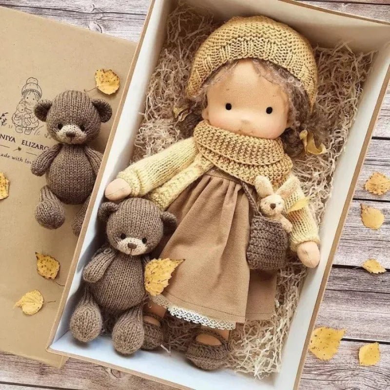 Liora – Handgemachte Waldorf Puppe aus Baumwolle
