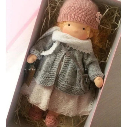 Liora – Handgemachte Waldorf Puppe aus Baumwolle