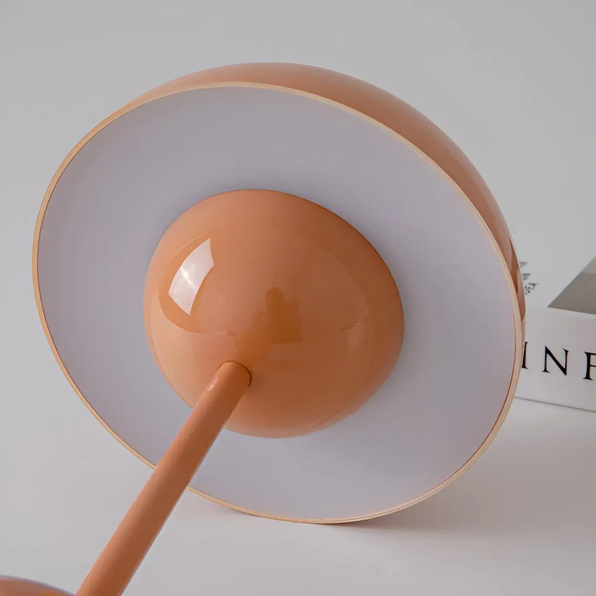 Thelo - Skandinavische Tischlampe