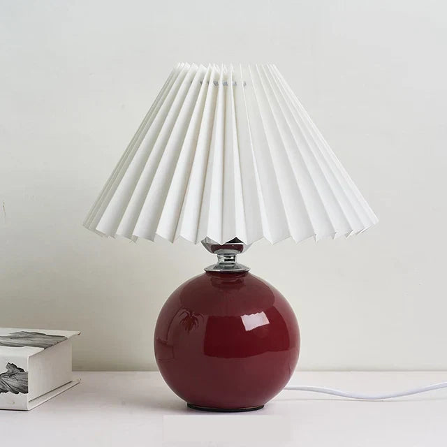 Vintage-Tischlampe mit Faltenlampenschirm