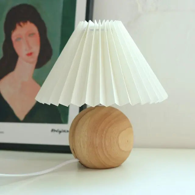 Vintage-Tischlampe mit Faltenlampenschirm