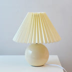 Vintage-Tischlampe mit Faltenlampenschirm